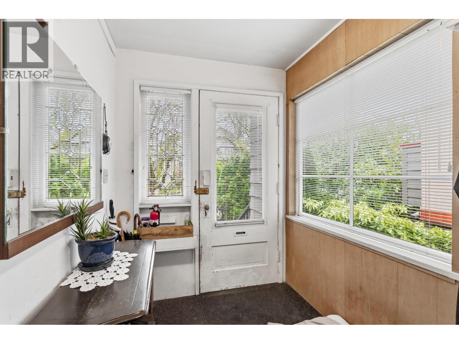 2582 W 6th Avenue, Vancouver, British Columbia  V6K 1W5 - Photo 9 - R3107855