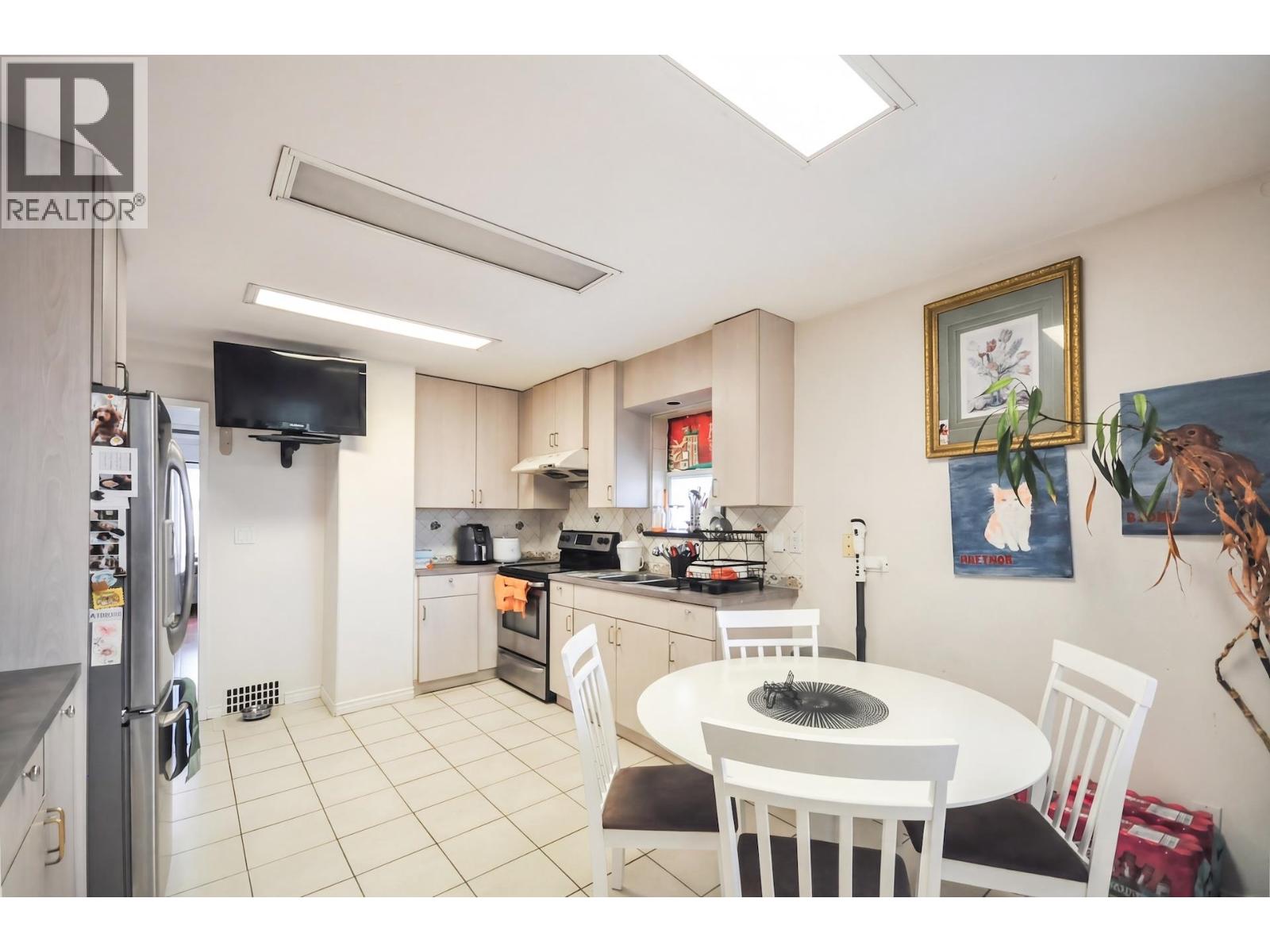 3156 Adanac Street, Vancouver, British Columbia V5K 2N9 - Photo 11 - R3107857