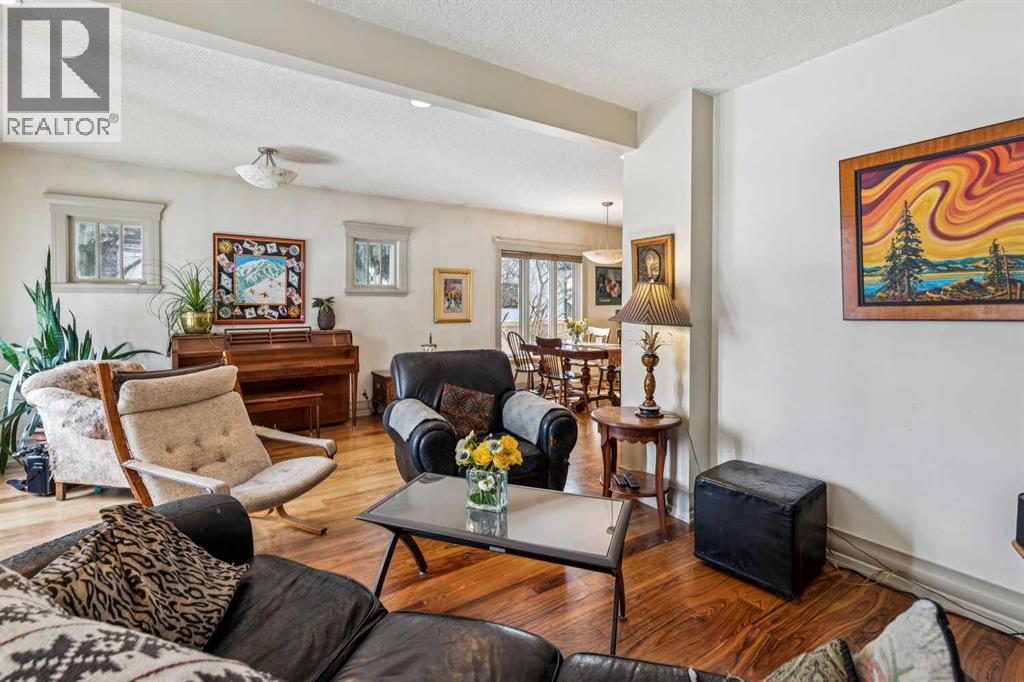 515 7 Street NE, Calgary, Alberta  T2E 4C5 - Photo 4 - A2298993