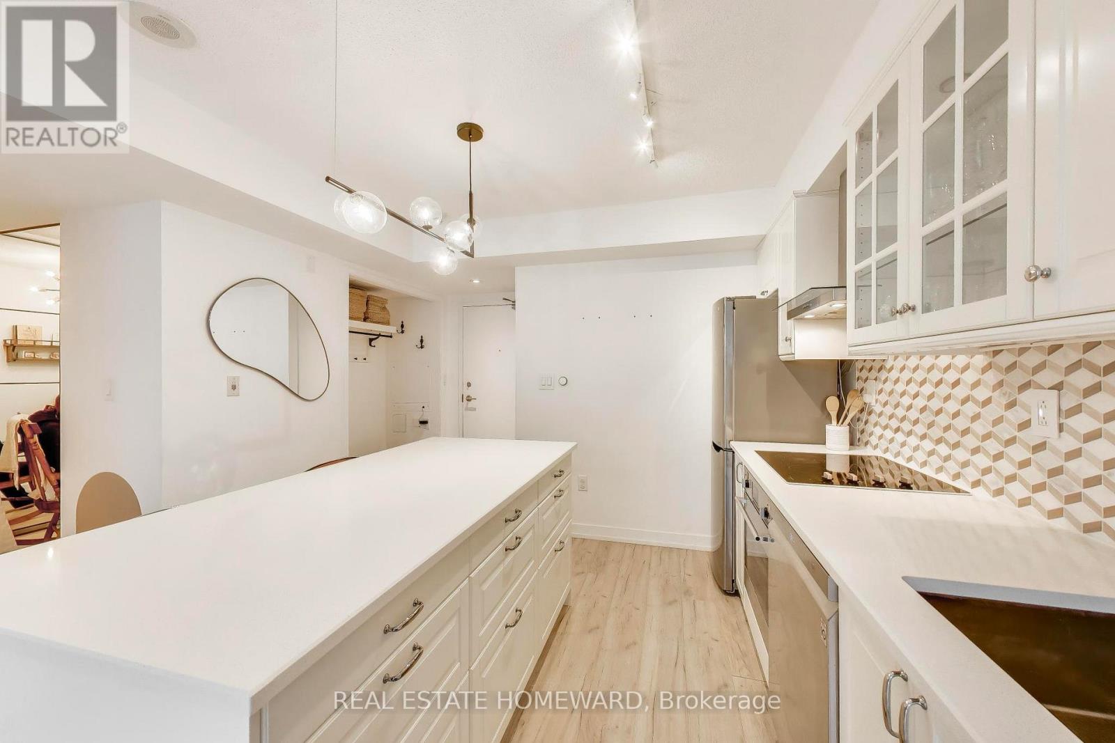 505 - 15 Brunel Court, Toronto, Ontario  M5V 3Y6 - Photo 7 - C12967842