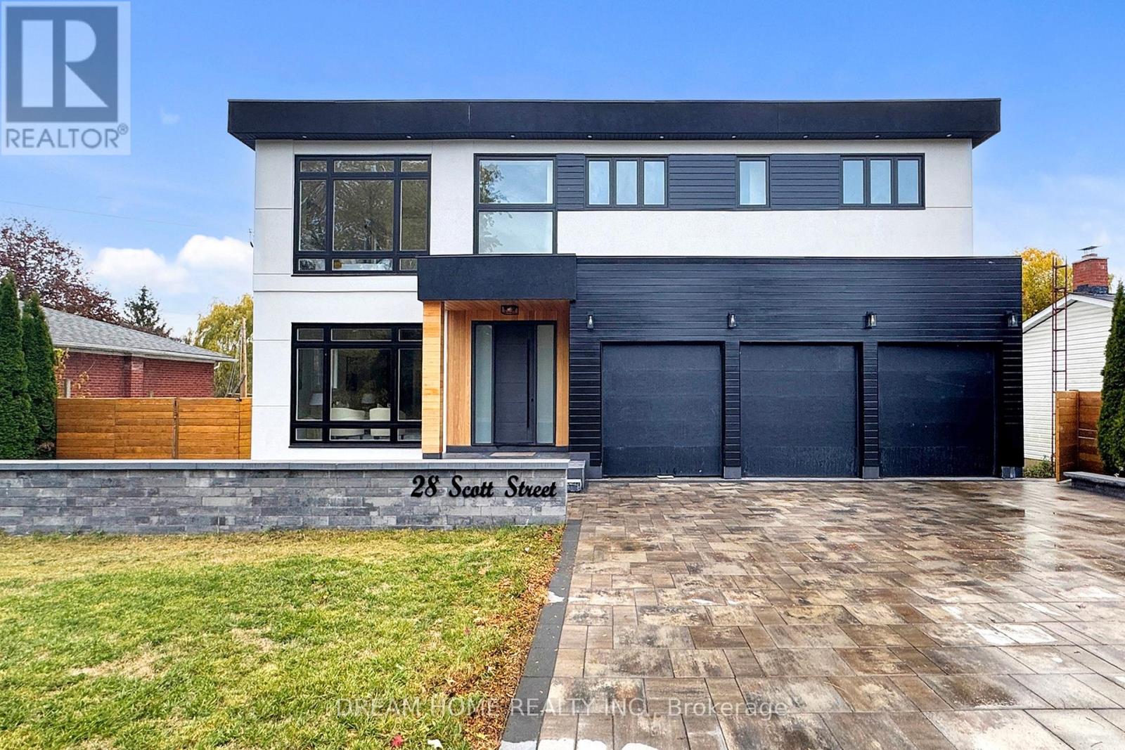 28 SCOTT STREET, Whitby, Ontario