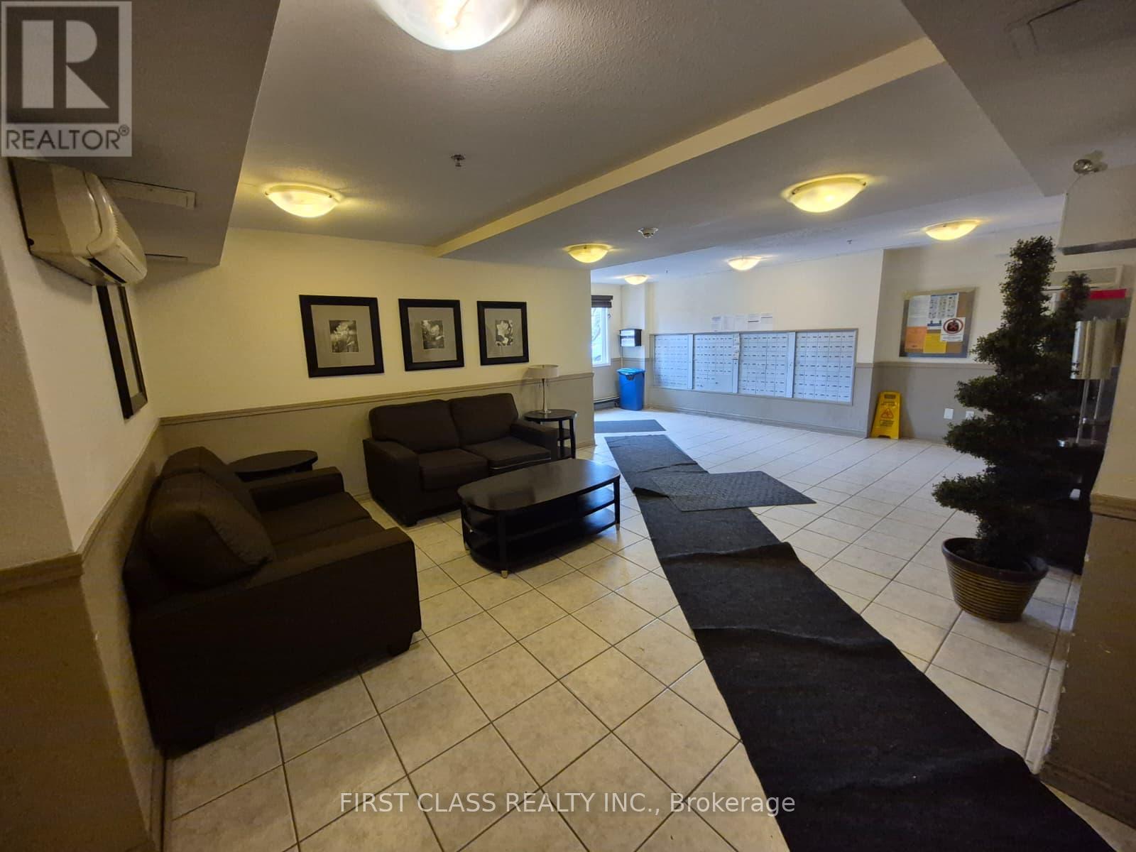 404 - 684 Warden Avenue, Toronto, Ontario  M1L 4W4 - Photo 4 - E12849622