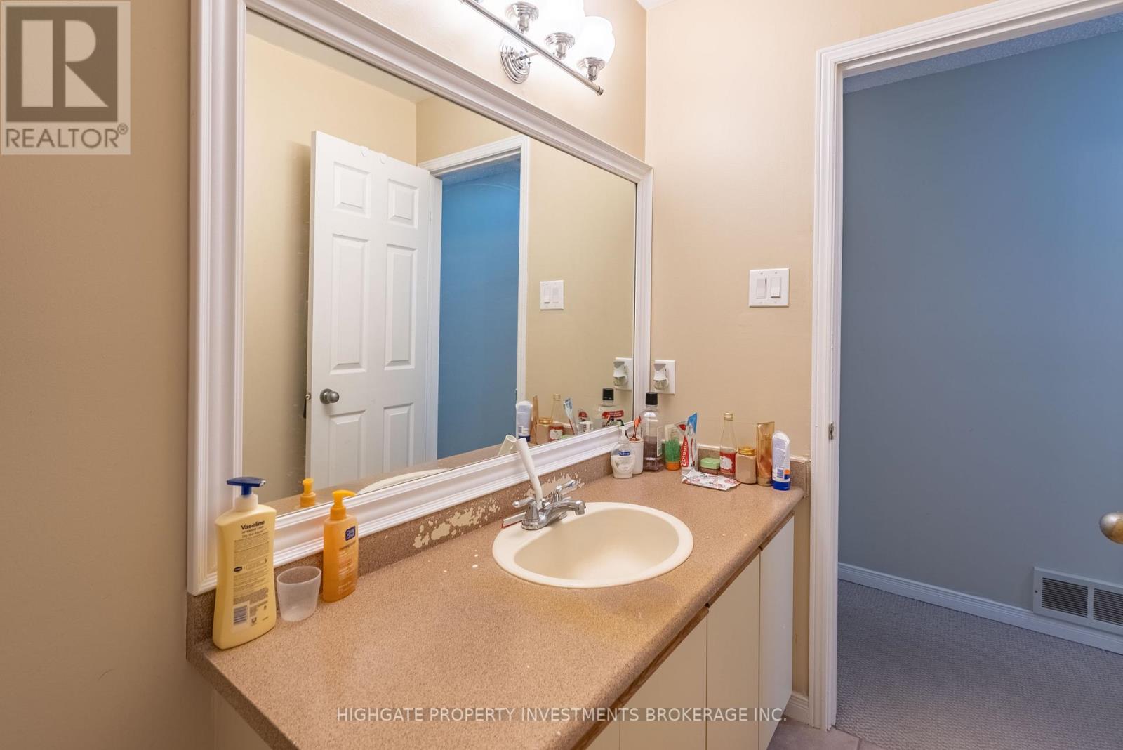 Upper - 36 Rosenfeld Drive, Barrie (Grove East), Ontario  L4M 5X2 - Photo 10 - S12967850