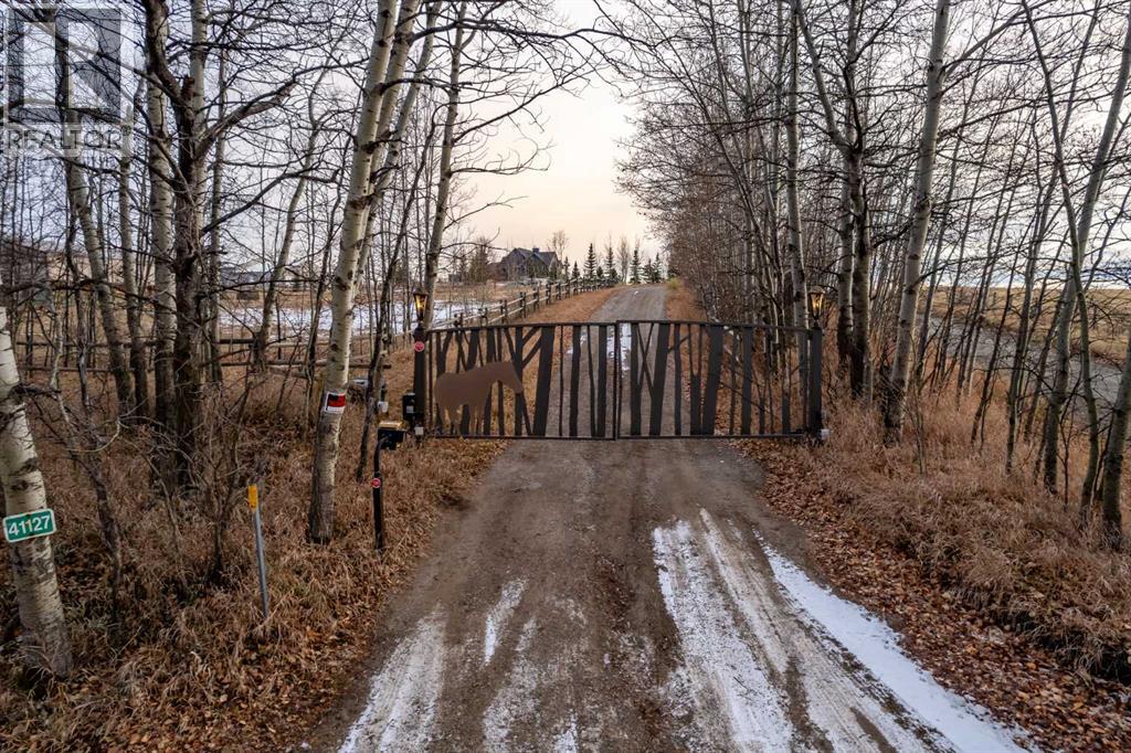 41127 Township Road 283, Rural Rocky View County, Alberta  T4C 2W6 - Photo 2 - A2268541