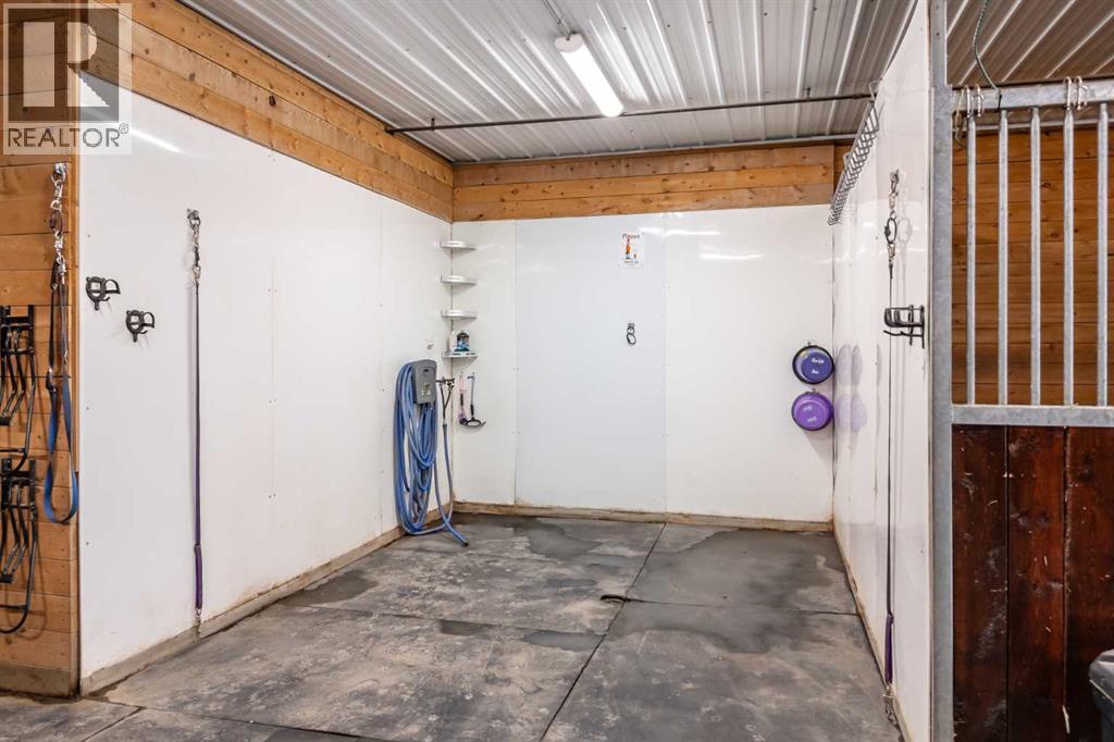 41127 Township Road 283, Rural Rocky View County, Alberta  T4C 2W6 - Photo 11 - A2268541