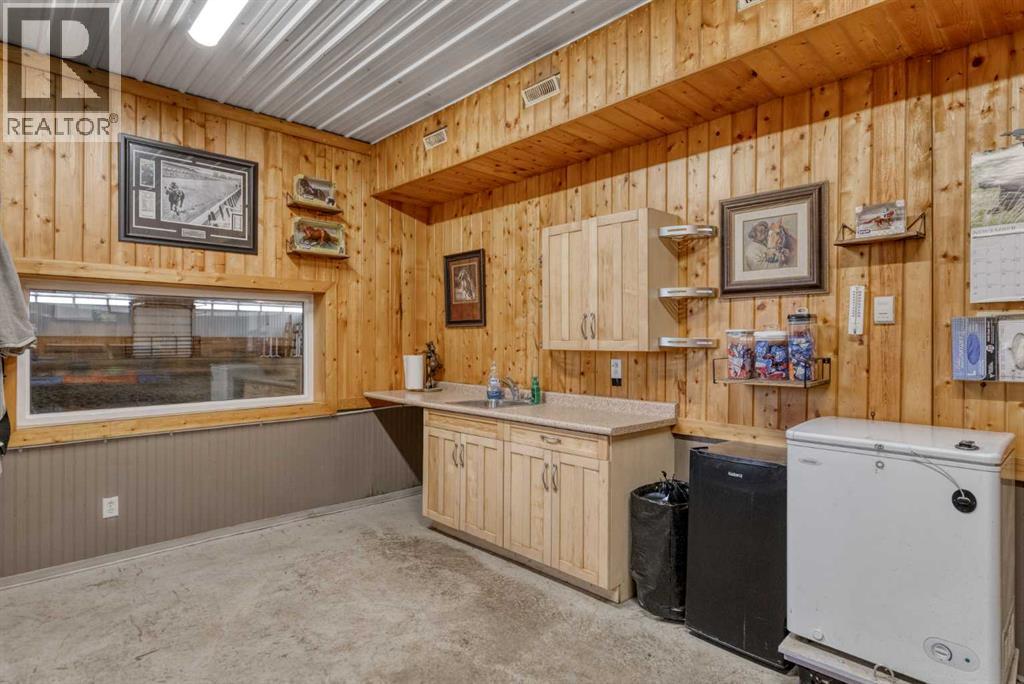 41127 Township Road 283, Rural Rocky View County, Alberta  T4C 2W6 - Photo 13 - A2268541