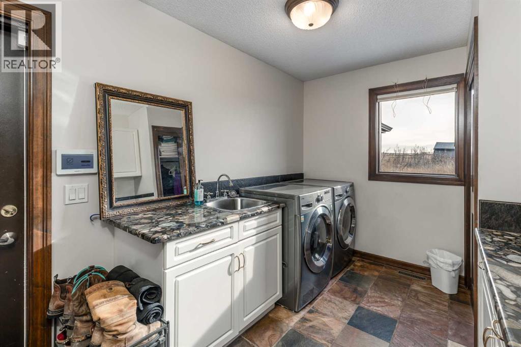 41127 Township Road 283, Rural Rocky View County, Alberta  T4C 2W6 - Photo 32 - A2268541