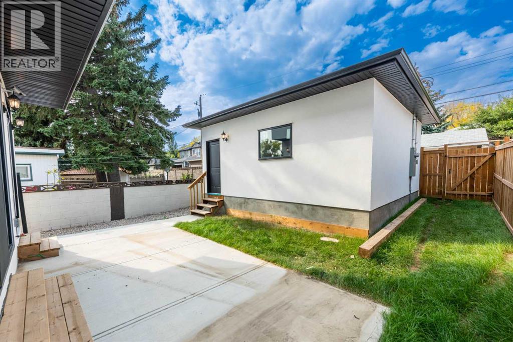31 Harvard Street NW, Calgary, Alberta  T2K 2B5 - Photo 49 - A2288389