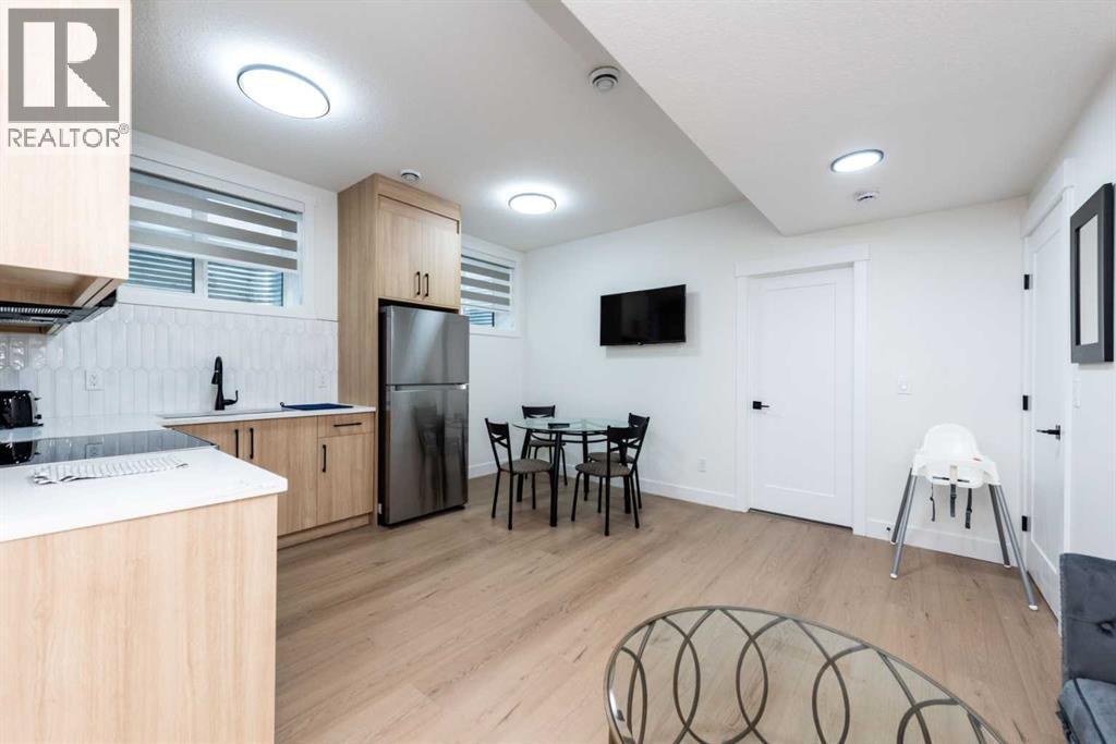 31 Harvard Street NW, Calgary, Alberta  T2K 2B5 - Photo 35 - A2288389