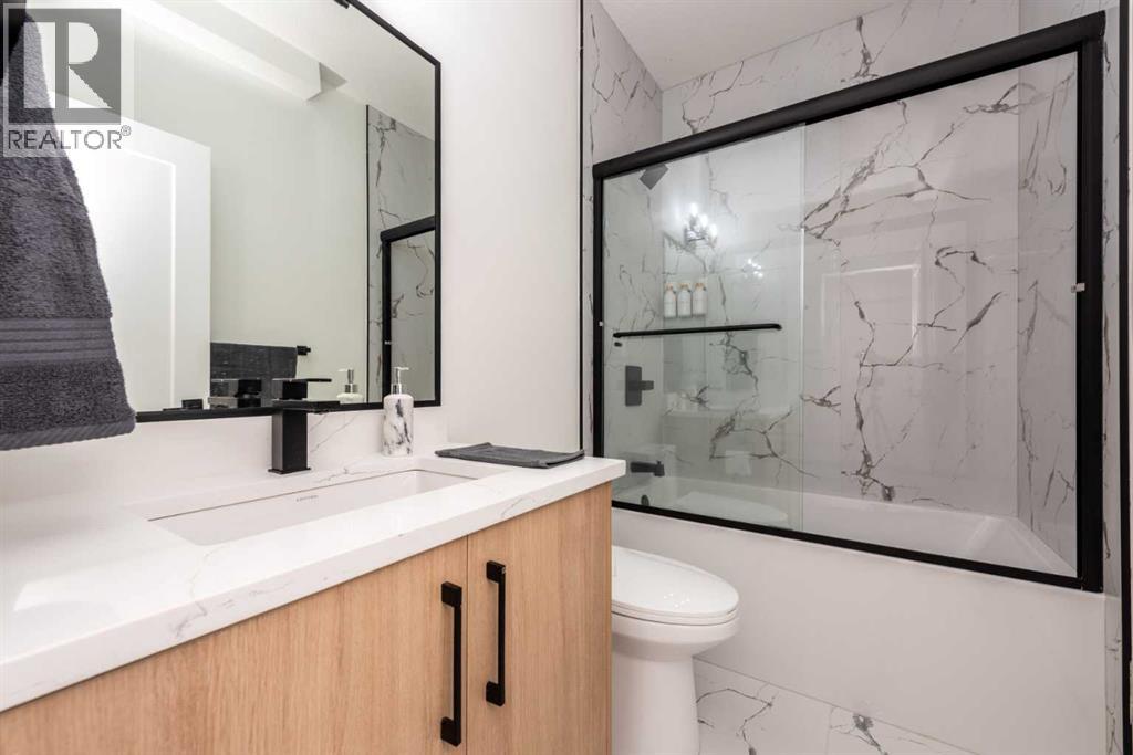 31 Harvard Street NW, Calgary, Alberta  T2K 2B5 - Photo 46 - A2288389