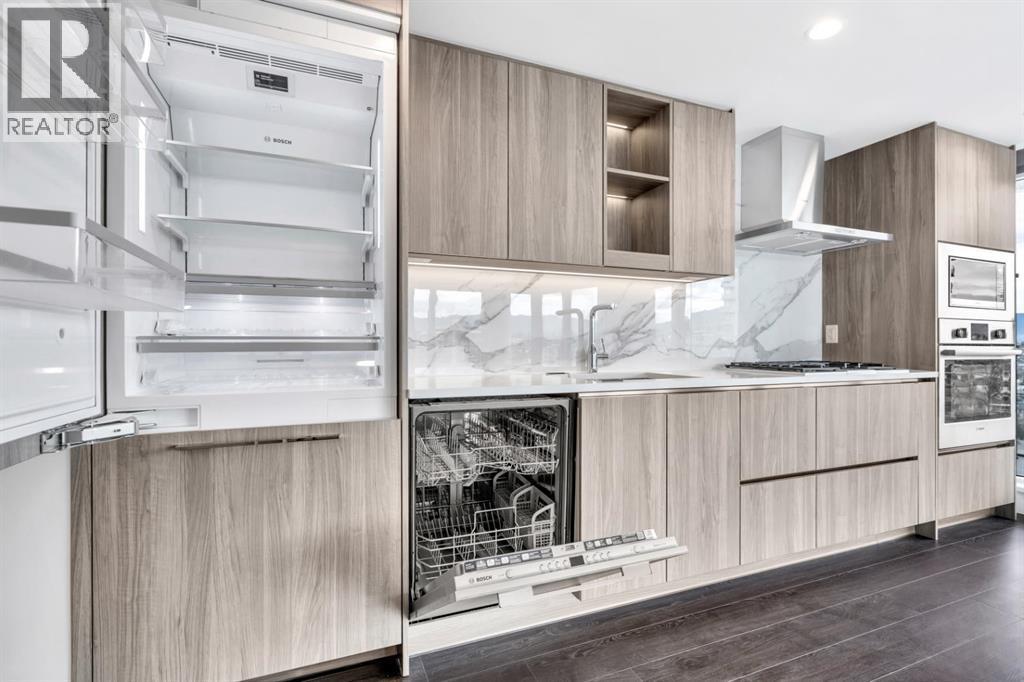 1907 4890 Lougheed Highway, Burnaby, British Columbia  V5C 0N2 - Photo 2 - R3107811