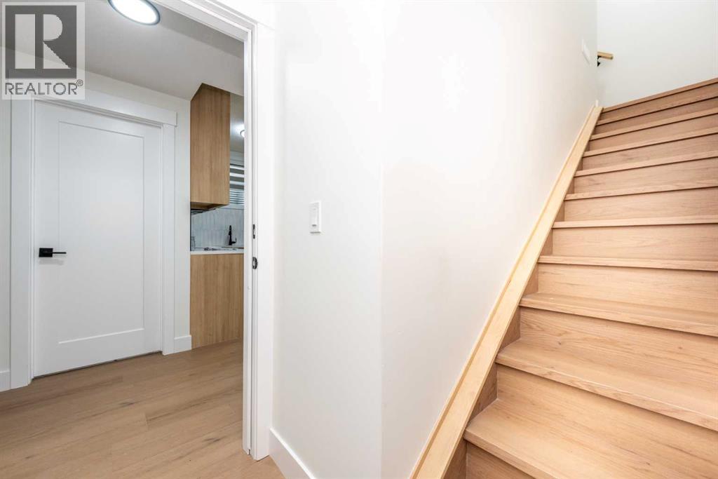 31 Harvard Street NW, Calgary, Alberta  T2K 2B5 - Photo 34 - A2288389