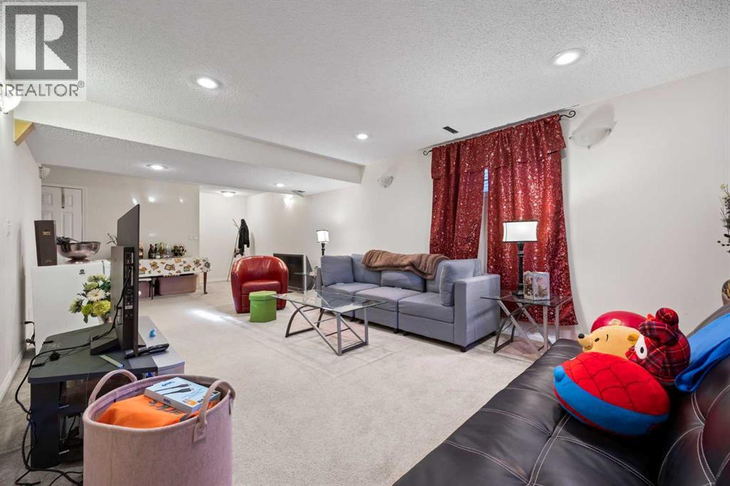 465 Panamount Boulevard NW, Calgary, Alberta  T3K 5V1 - Photo 33 - A2299107