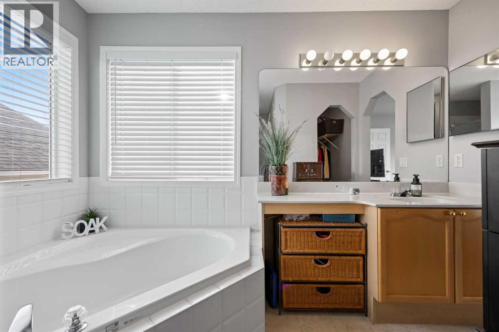 465 Panamount Boulevard NW, Calgary, Alberta  T3K 5V1 - Photo 28 - A2299107