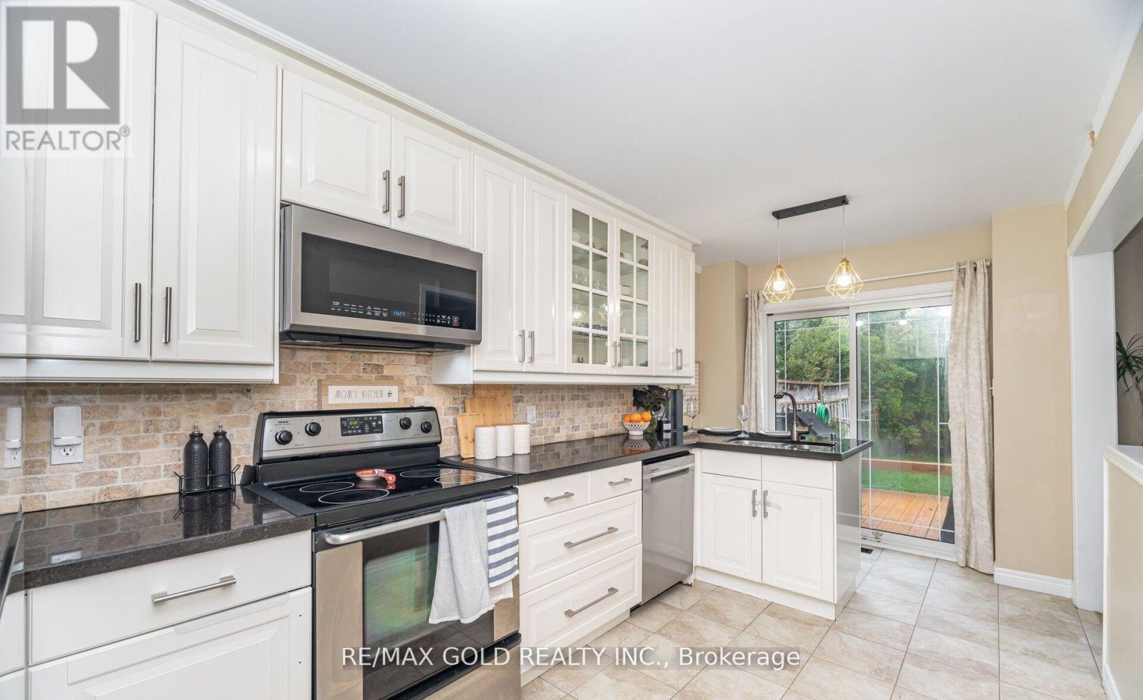 26 Flemington Drive, Caledon, Ontario  L7C 1B5 - Photo 15 - W12967810