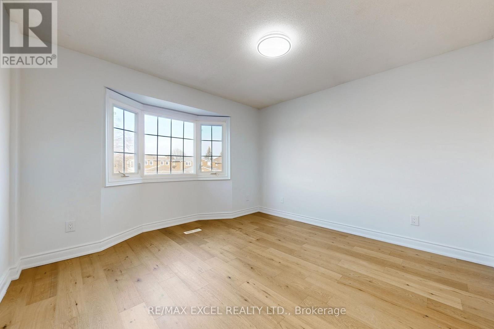 4388 Guildwood Way, Mississauga, Ontario  L5R 2A4 - Photo 30 - W12967820