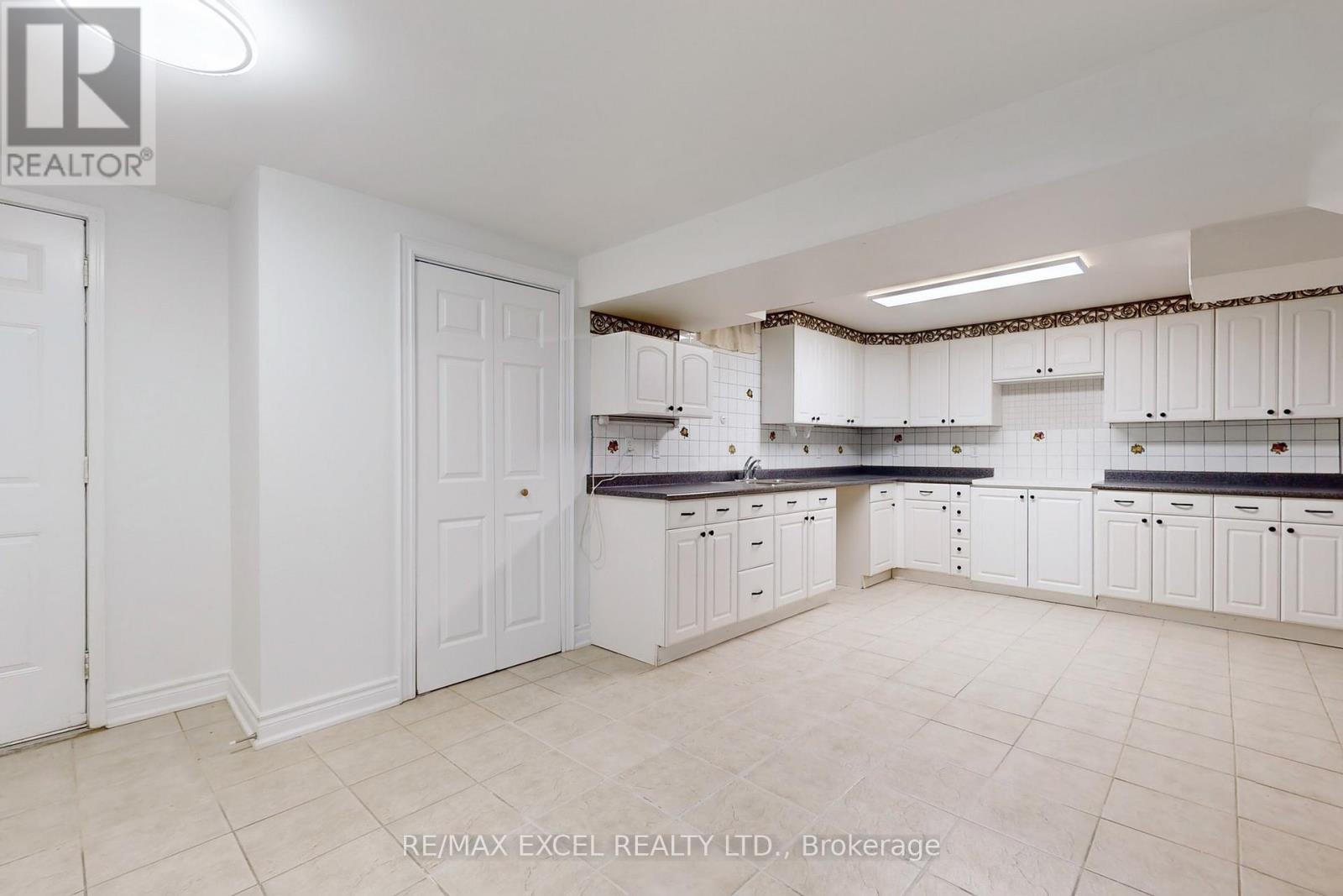 4388 Guildwood Way, Mississauga, Ontario  L5R 2A4 - Photo 39 - W12967820