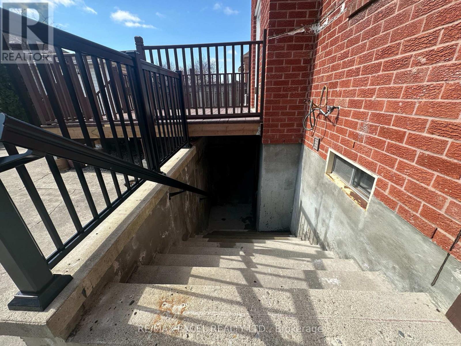 4388 Guildwood Way, Mississauga, Ontario  L5R 2A4 - Photo 50 - W12967820