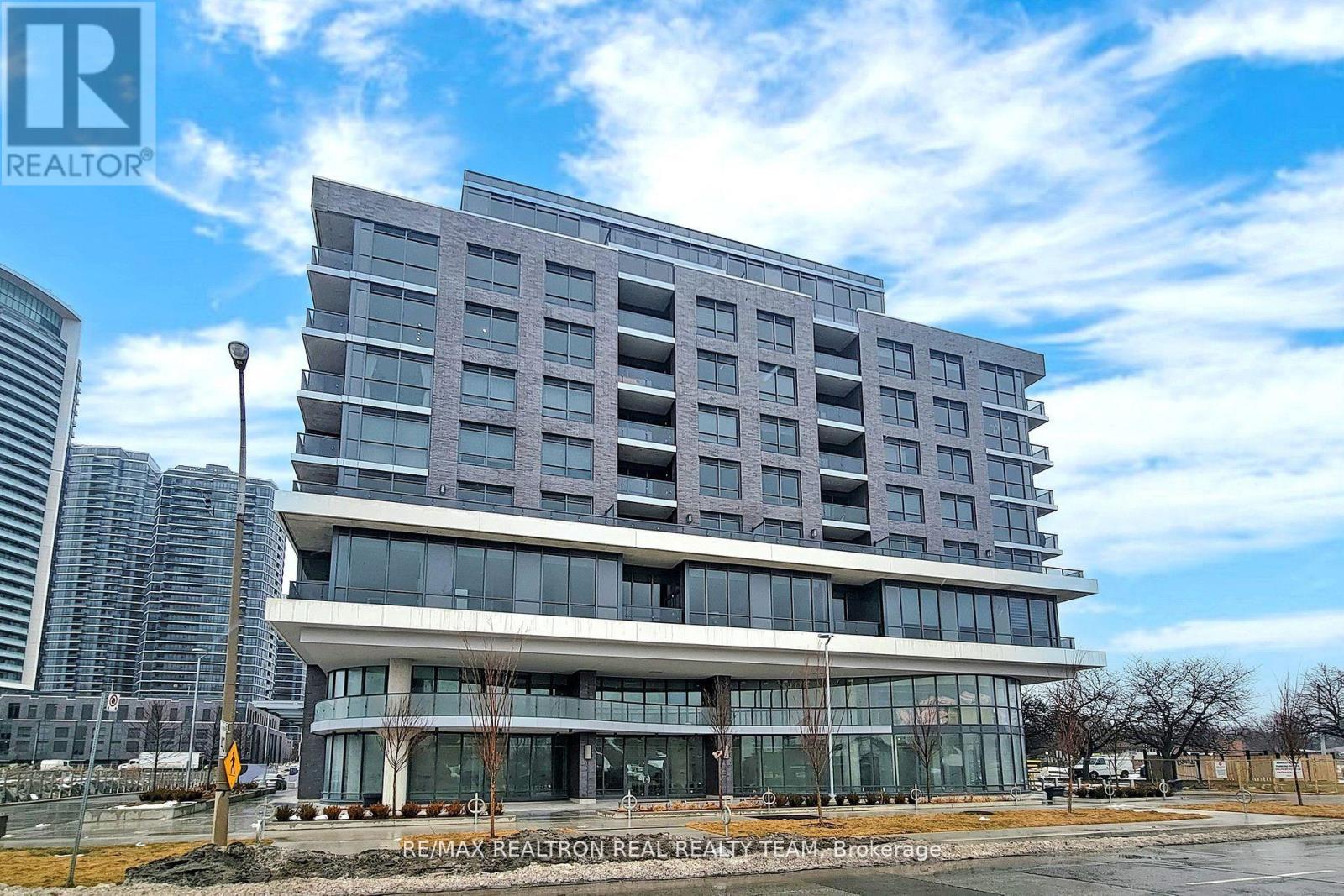 707 - 10 Gibbs Road, Toronto, Ontario  M9B 0E3 - Photo 2 - W12967854