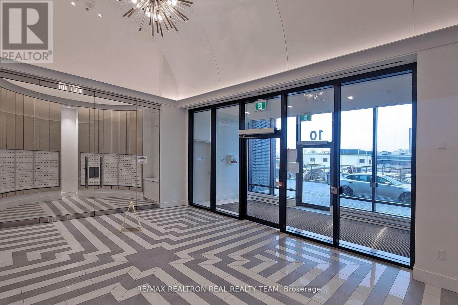 707 - 10 Gibbs Road, Toronto, Ontario  M9B 0E3 - Photo 4 - W12967854