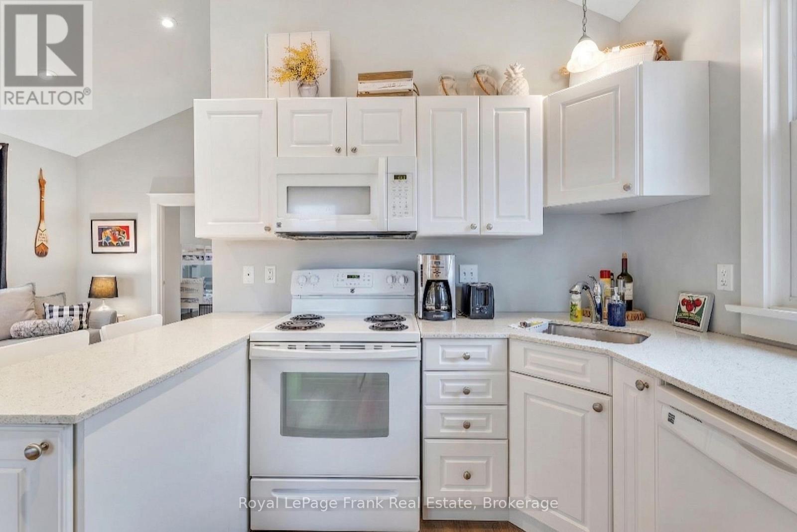 143 - 6 Farm View Lane, Prince Edward County, Ontario  K0K 1P0 - Photo 9 - X12967796