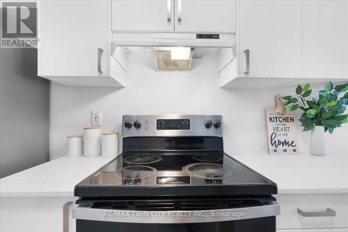 85 - 155 Equestrian Way, Cambridge, Ontario  N3E 0E7 - Photo 6 - X12967812