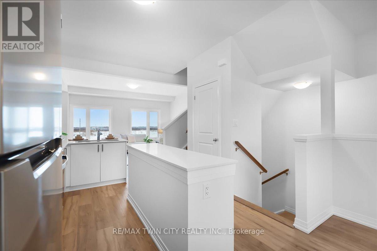 85 - 155 Equestrian Way, Cambridge, Ontario  N3E 0E7 - Photo 7 - X12967812