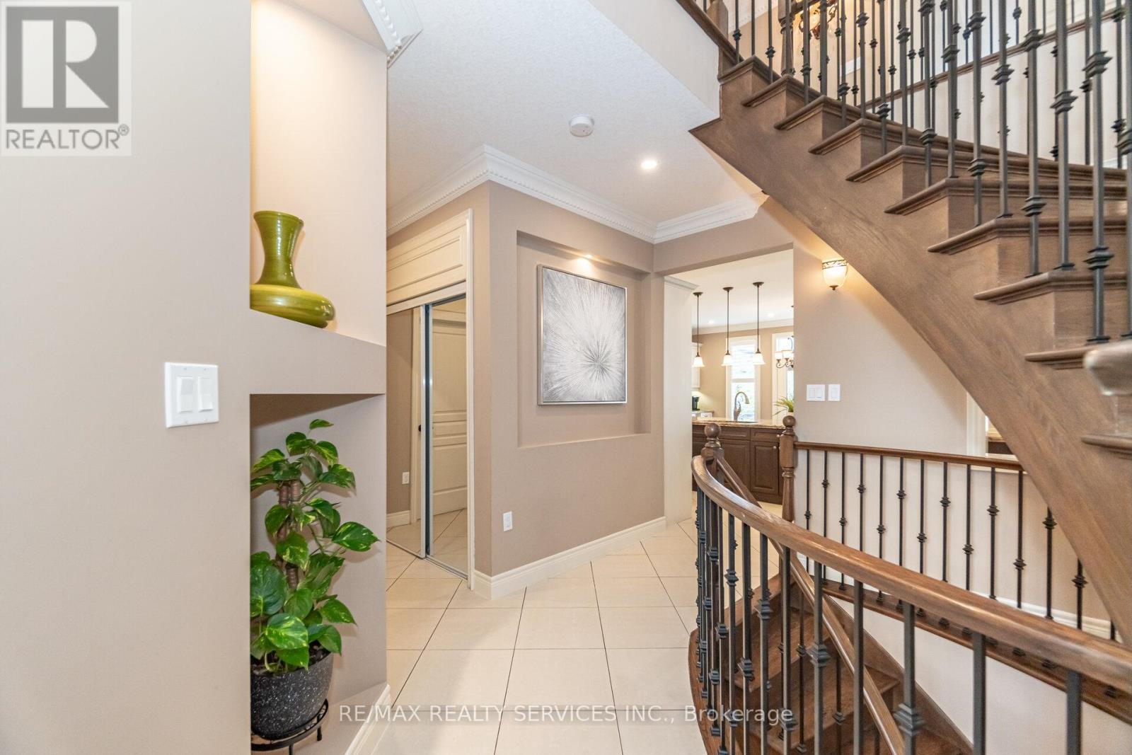 9 Lorupe Court, Hamilton, Ontario  L9G 0B4 - Photo 14 - X12967834