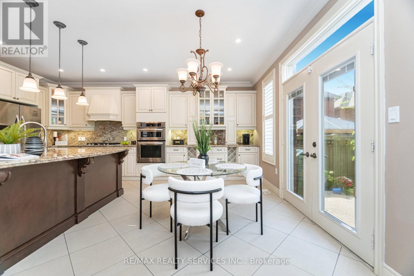 9 Lorupe Court, Hamilton, Ontario  L9G 0B4 - Photo 18 - X12967834