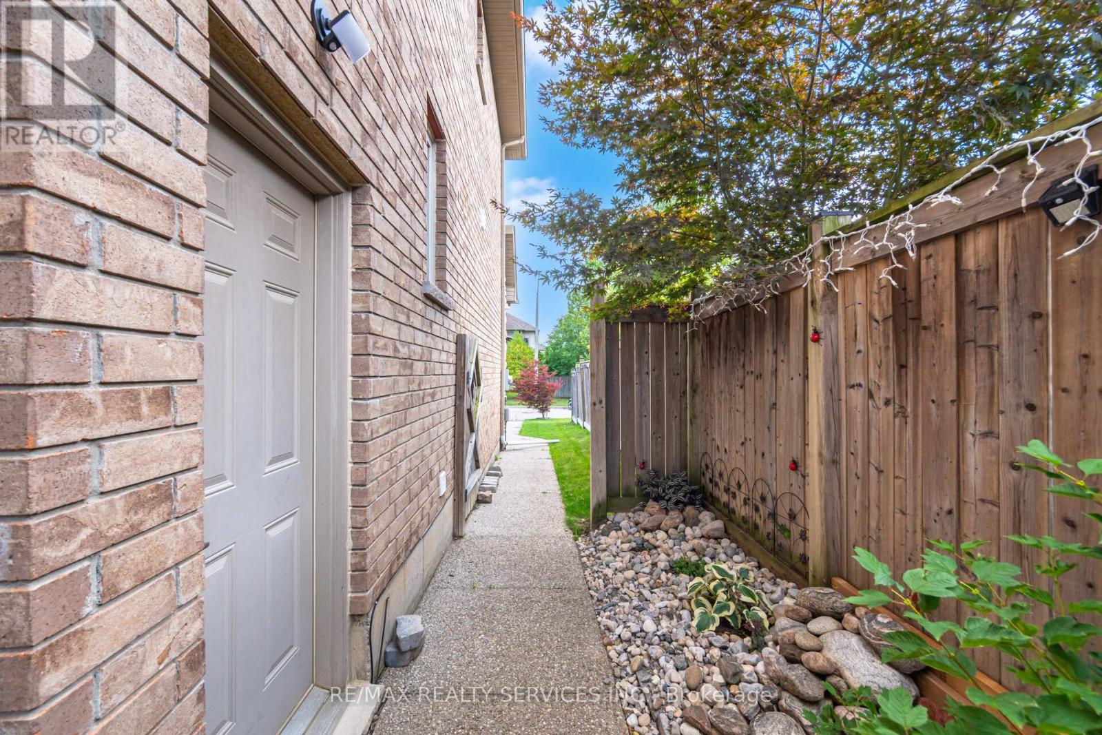 9 Lorupe Court, Hamilton, Ontario  L9G 0B4 - Photo 48 - X12967834