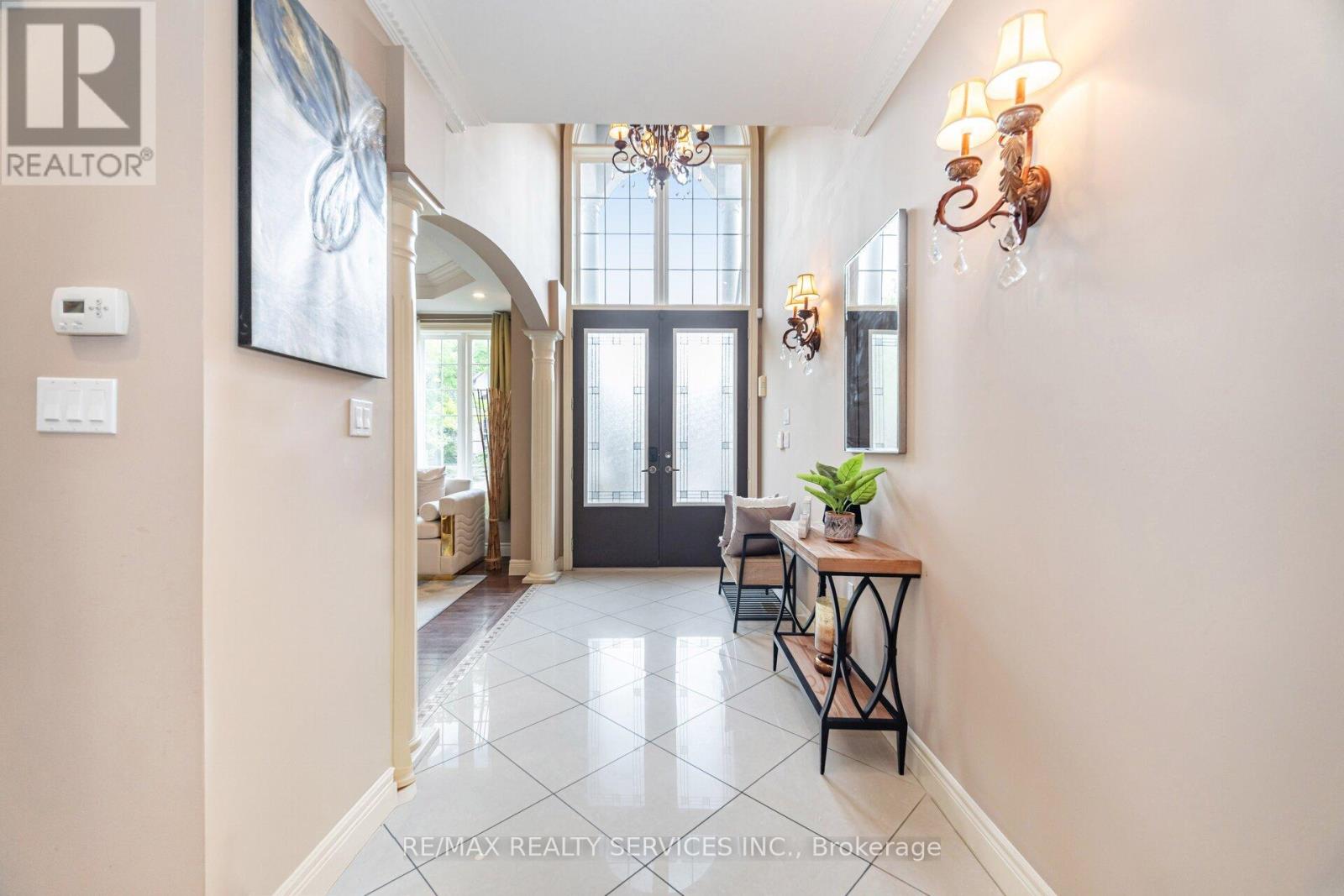 9 Lorupe Court, Hamilton, Ontario  L9G 0B4 - Photo 6 - X12967834