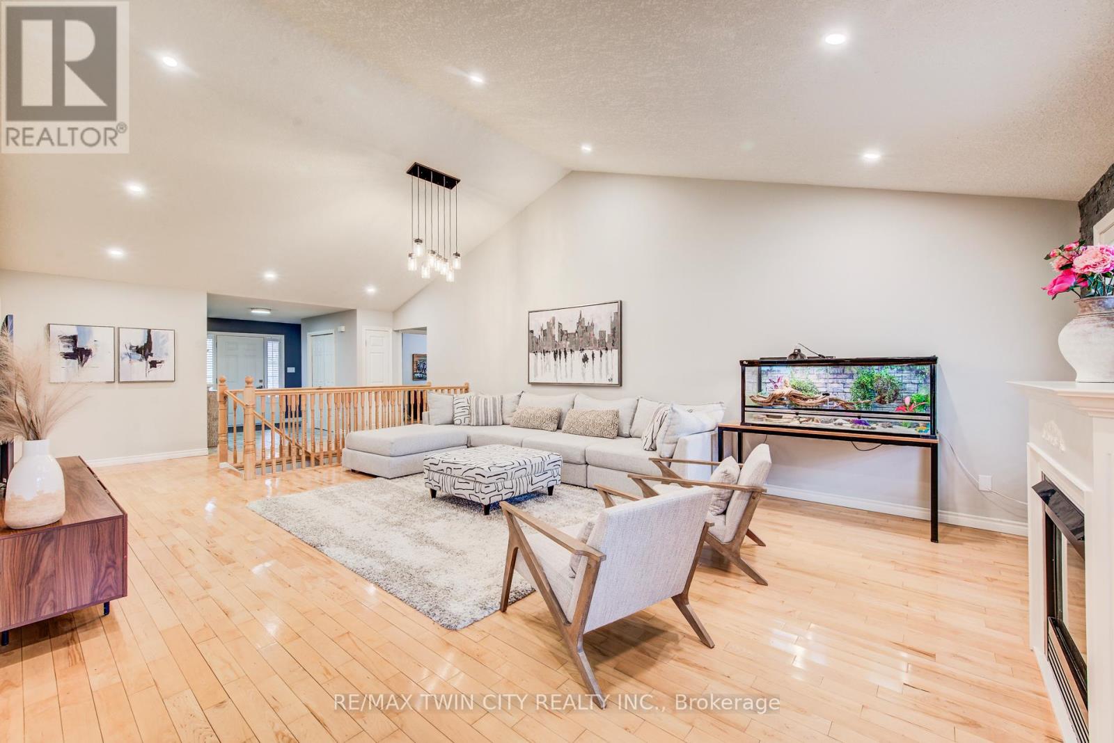 77 Laschinger Boulevard, Wilmot, Ontario  N3A 2G7 - Photo 10 - X12967838