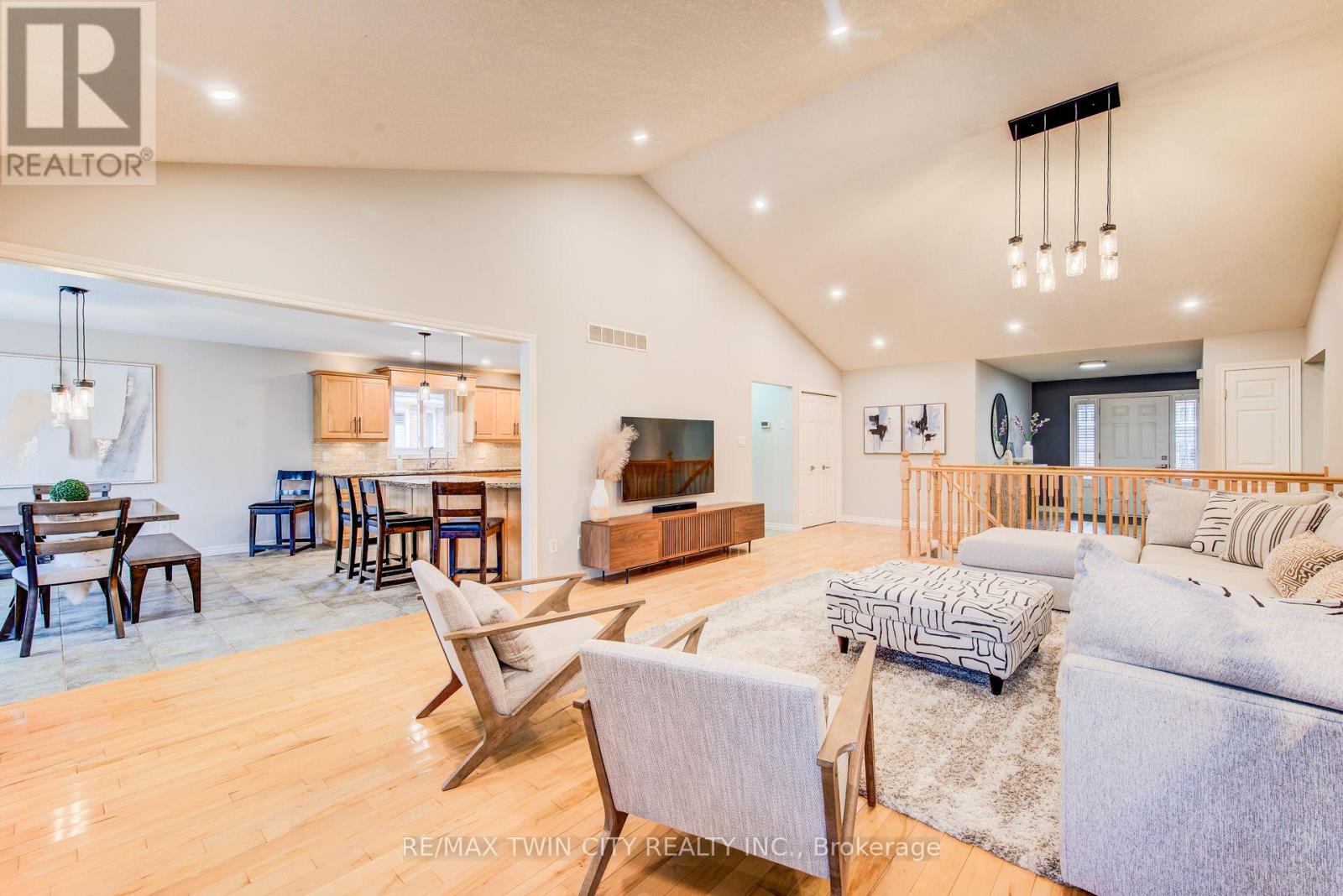 77 Laschinger Boulevard, Wilmot, Ontario  N3A 2G7 - Photo 12 - X12967838