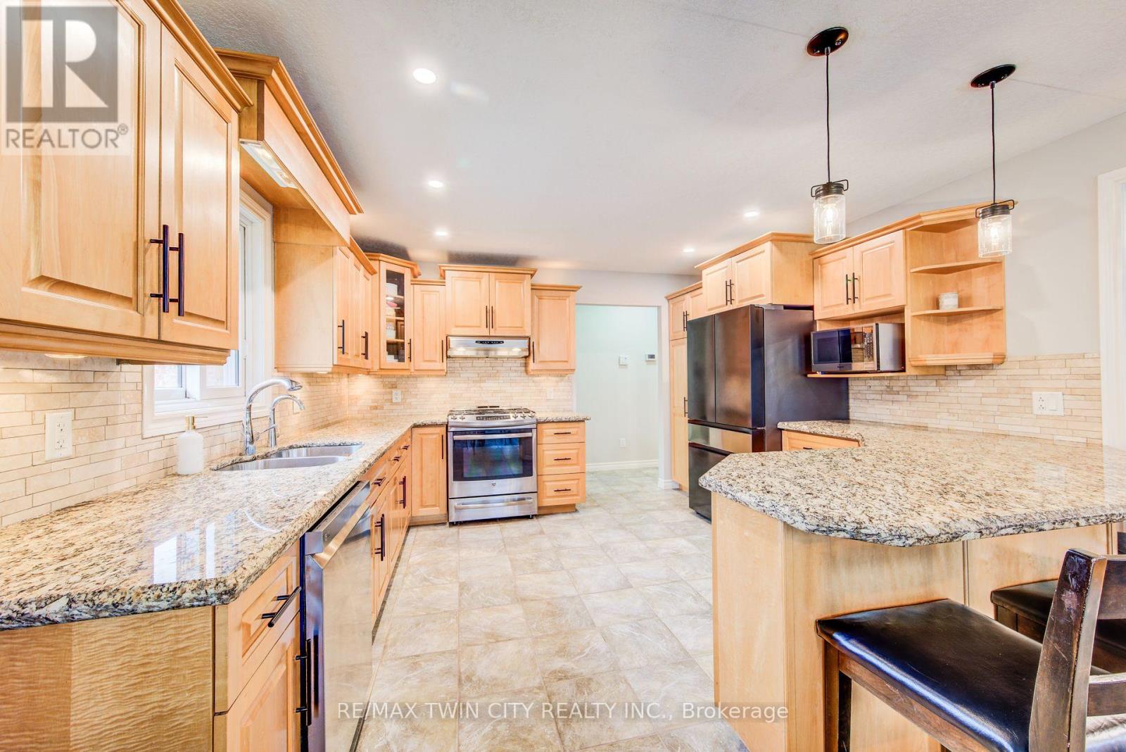 77 Laschinger Boulevard, Wilmot, Ontario  N3A 2G7 - Photo 16 - X12967838