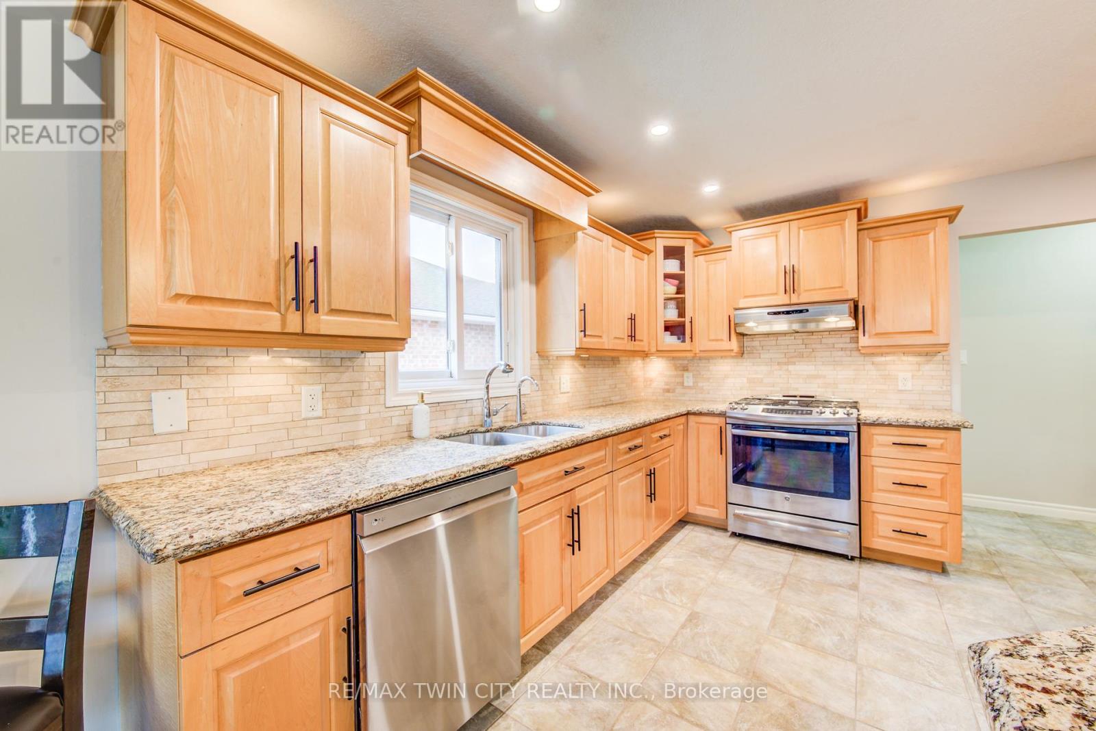 77 Laschinger Boulevard, Wilmot, Ontario  N3A 2G7 - Photo 17 - X12967838