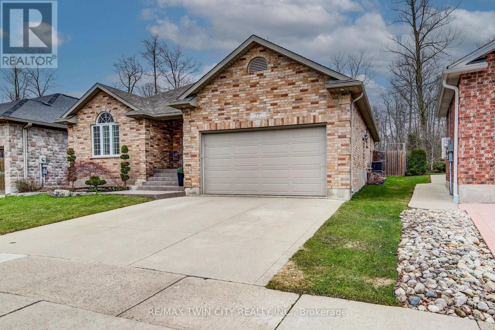 77 Laschinger Boulevard, Wilmot, Ontario  N3A 2G7 - Photo 2 - X12967838