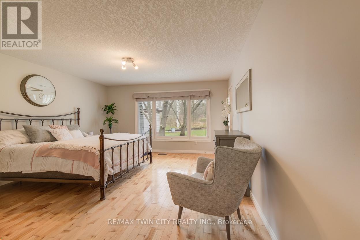 77 Laschinger Boulevard, Wilmot, Ontario  N3A 2G7 - Photo 23 - X12967838