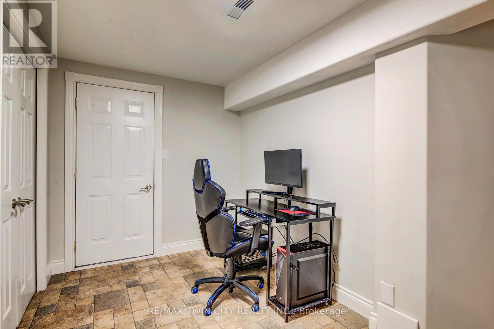 77 Laschinger Boulevard, Wilmot, Ontario  N3A 2G7 - Photo 39 - X12967838