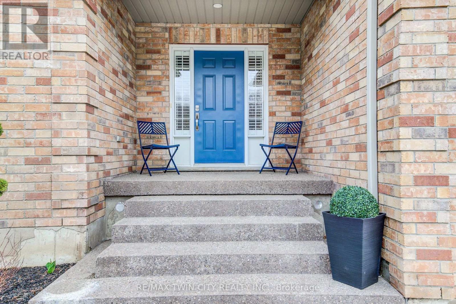 77 Laschinger Boulevard, Wilmot, Ontario  N3A 2G7 - Photo 4 - X12967838