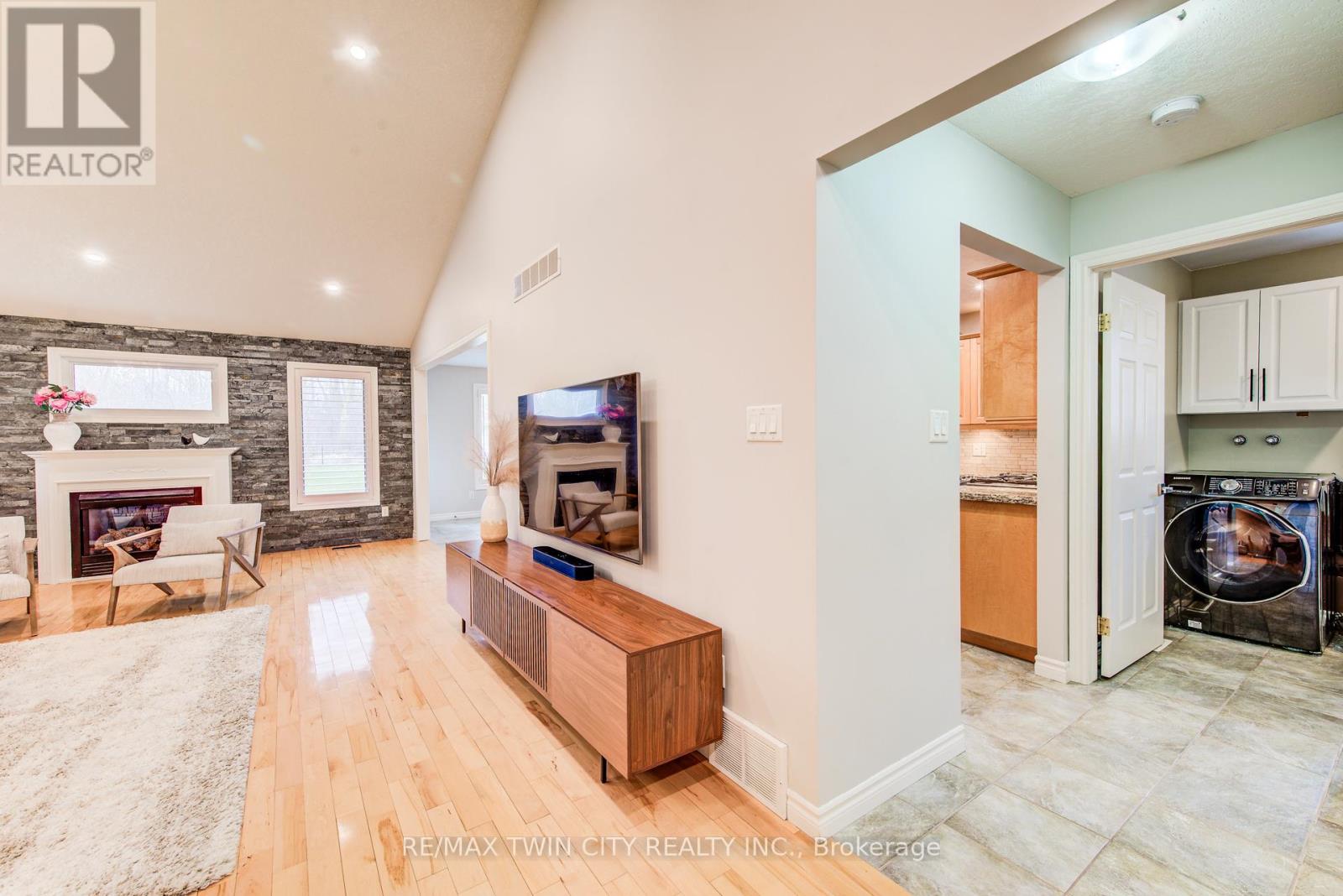 77 Laschinger Boulevard, Wilmot, Ontario  N3A 2G7 - Photo 9 - X12967838