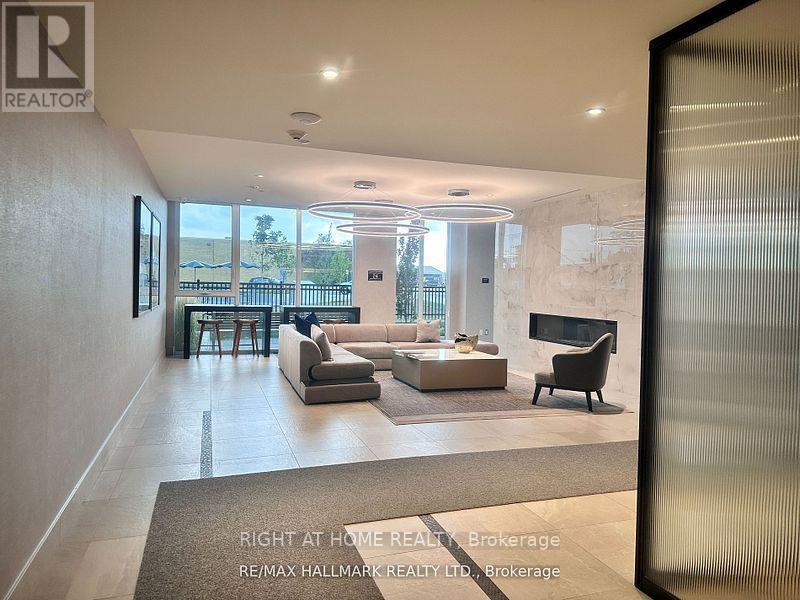 1404 - 185 Deerfield Road, Newmarket, Ontario  L3Y 0G7 - Photo 6 - N12965480