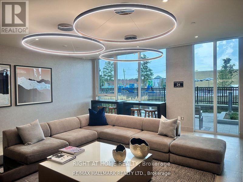 1404 - 185 Deerfield Road, Newmarket, Ontario  L3Y 0G7 - Photo 7 - N12965480