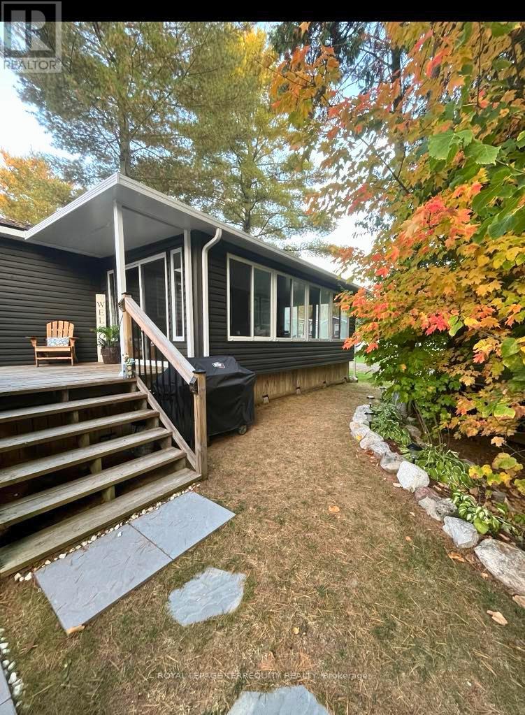 18 Rockhaven, Selwyn, Ontario  K0L 2H0 - Photo 3 - X12965272