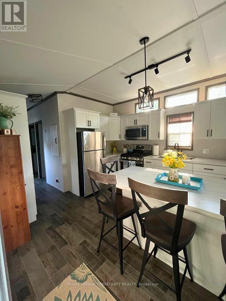 18 Rockhaven, Selwyn, Ontario  K0L 2H0 - Photo 11 - X12965272