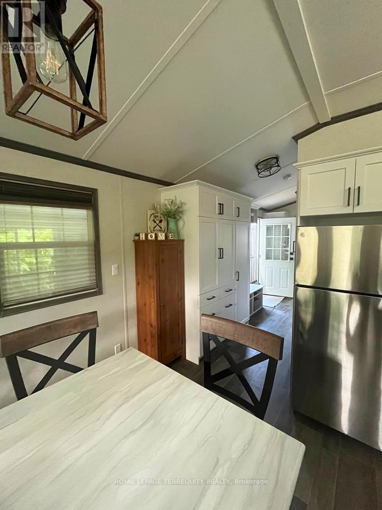 18 Rockhaven, Selwyn, Ontario  K0L 2H0 - Photo 5 - X12965272