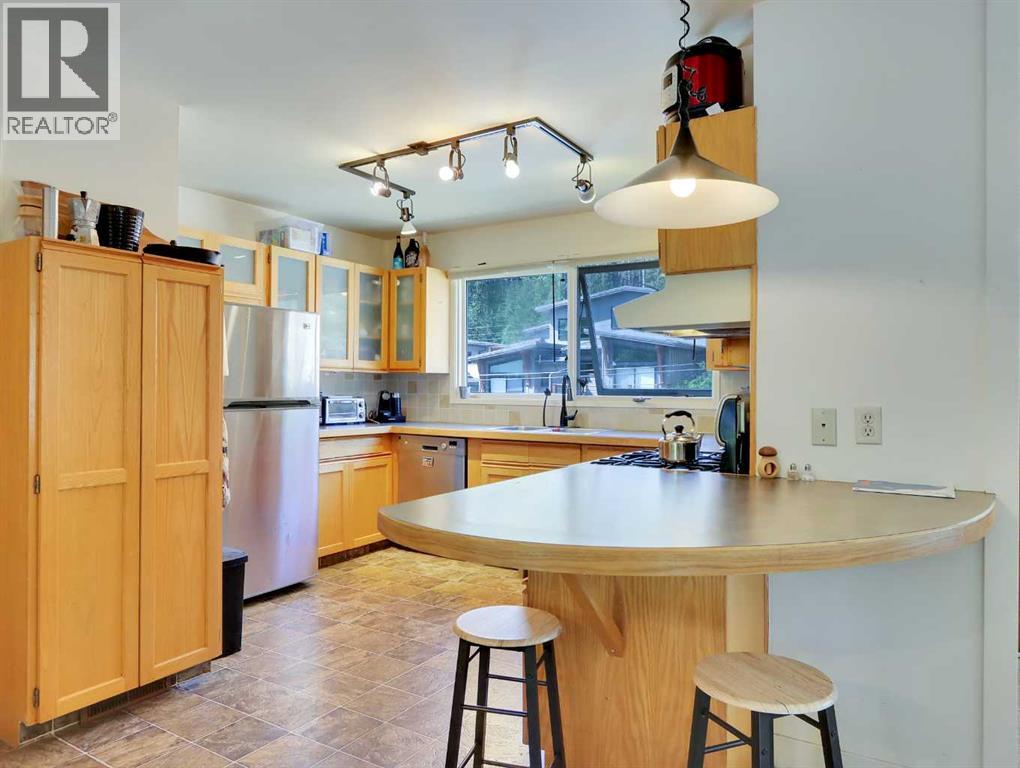 252 Three Sisters Drive, Canmore, Alberta  T1W 2M4 - Photo 5 - A2239562