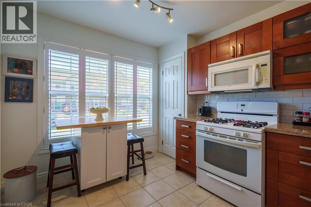 26 Poplar Drive Unit# 33, Cambridge, Ontario  N3C 4A4 - Photo 3 - 40817437