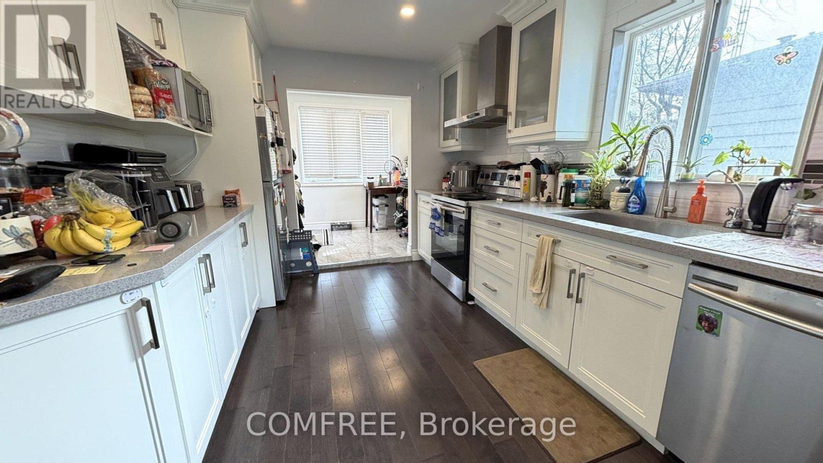 89 Seventeenth Street, Toronto, Ontario  M8V 3K5 - Photo 5 - W12967868