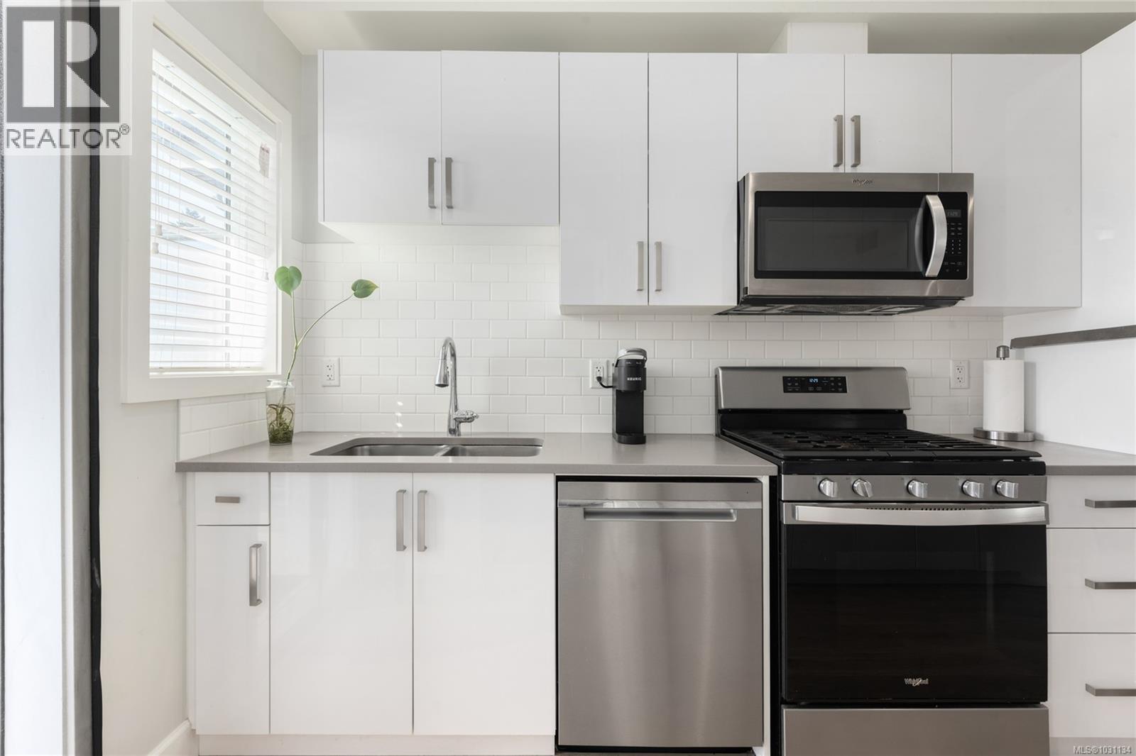 405 3351 Luxton Rd, Langford, British Columbia  V9C 0P2 - Photo 2 - 1031134