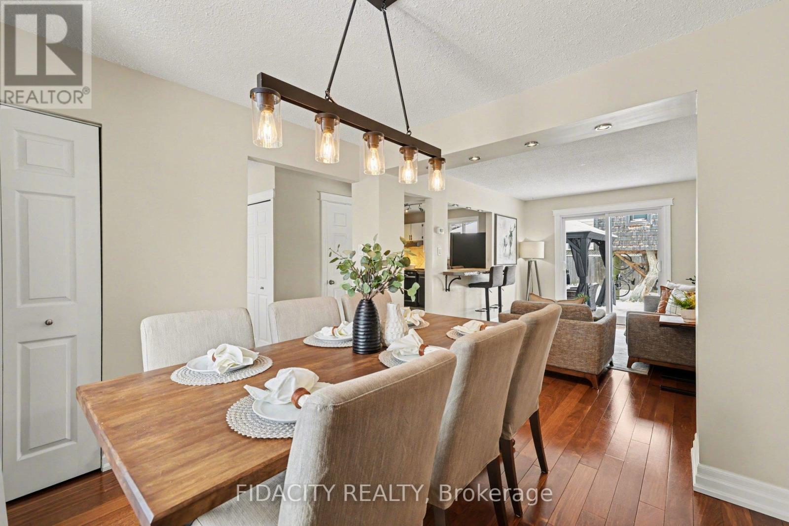 28 Glamorgan Drive, Ottawa, Ontario  K2L 1P9 - Photo 5 - X12967944